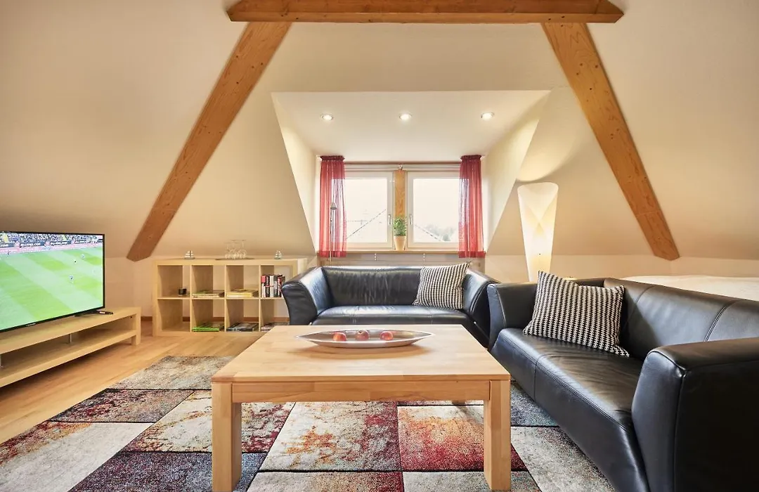 Ferienwohnung Raffael 100 qm, 2 große Betten im Wohnzimmer-1